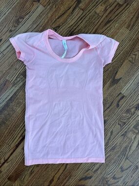 lululemon athletica Short Sleeve Seamless Top - Light Pink
